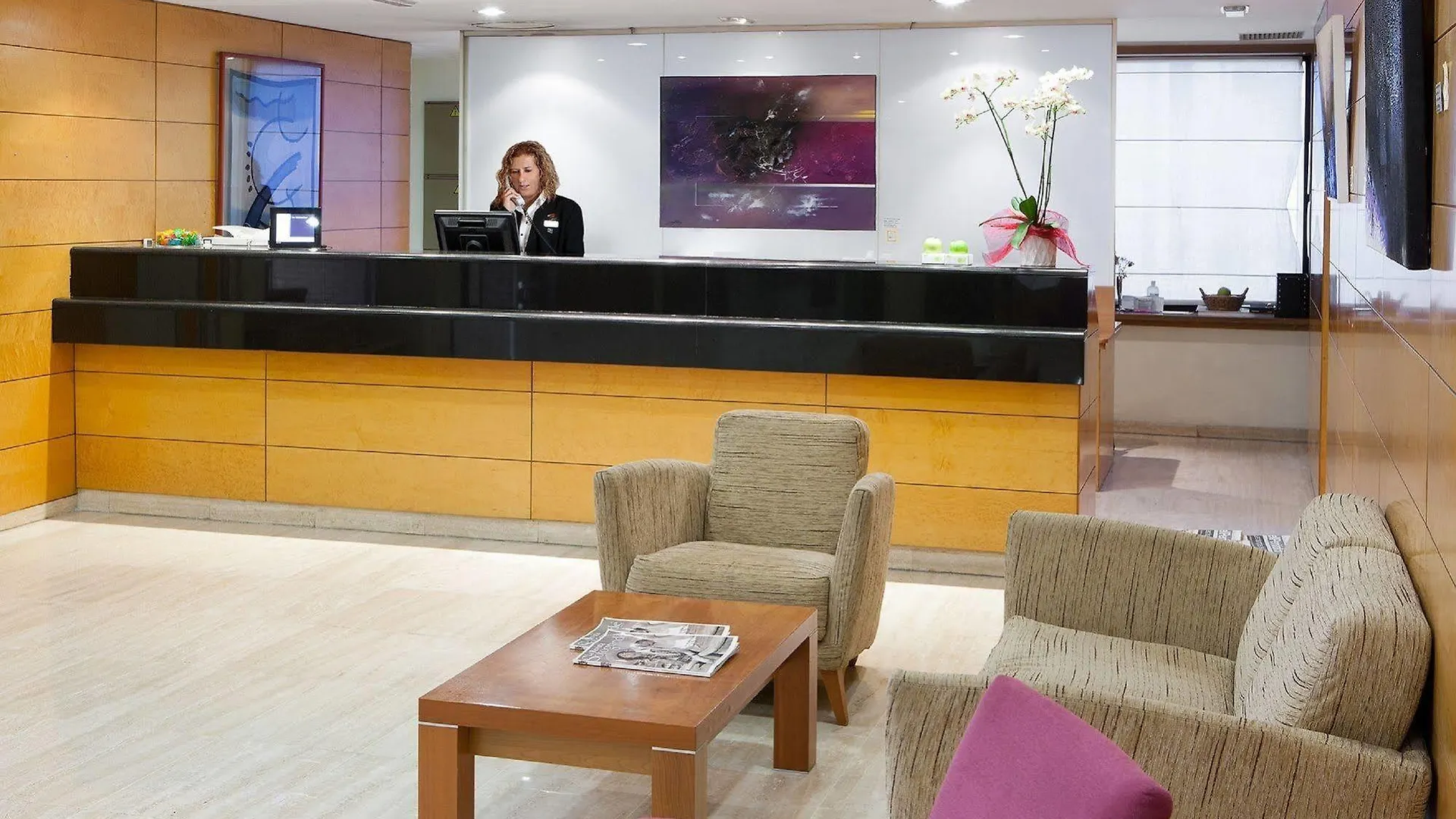 Up Rooms Vic Hotel